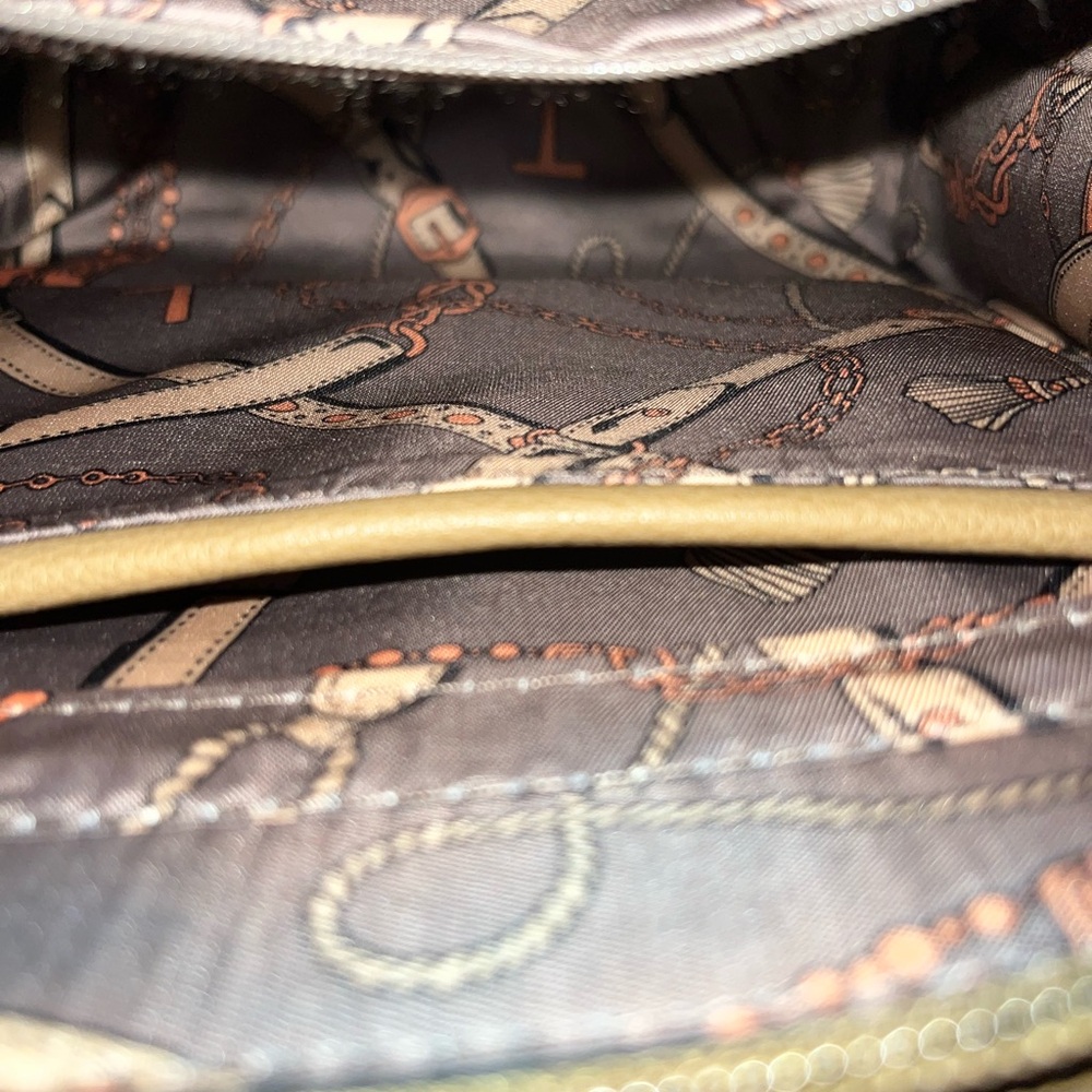 Backpack - Picture 6 of 7